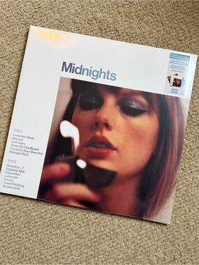 NEW, sealed and SIGNED Taylor Swift "Midnights" Vinyl